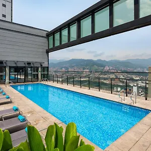 Estelar Square Medellín